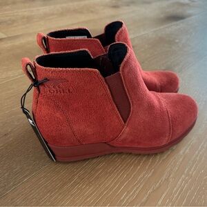 Sorel Red Ankle Boots Evie size 8.5